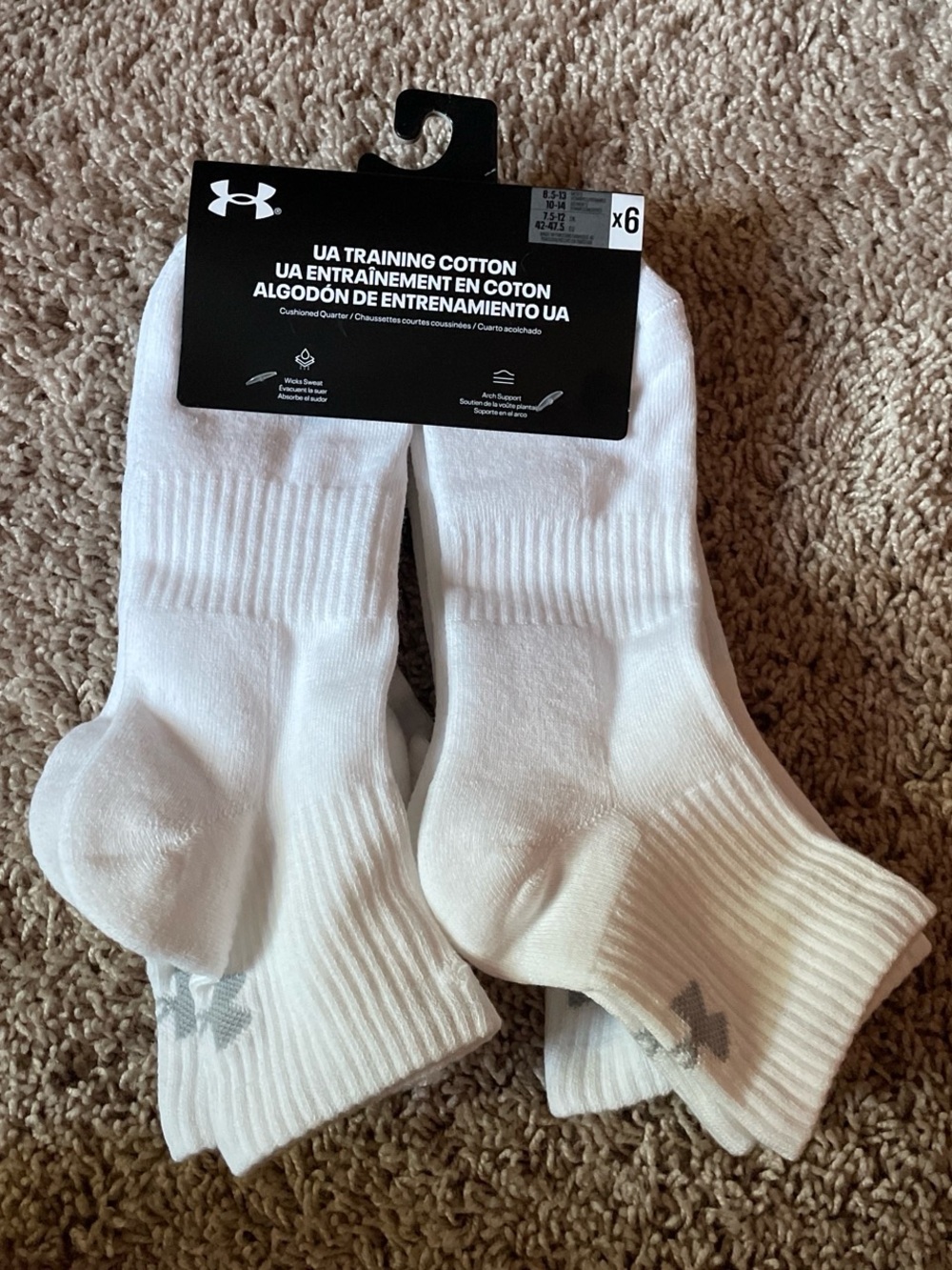NWT Under Armour White Athletic Cotton Ankle Socks - 6 Pack